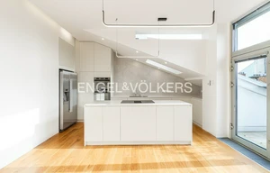 Apartment for rent, 5+1 - 4 bedrooms, 220m<sup>2</sup>