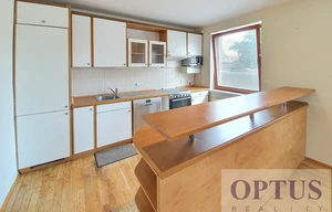 Family house for rent, 250m<sup>2</sup>, 530m<sup>2</sup> of land