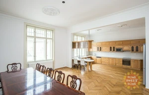 Apartment for rent, 5+1 - 4 bedrooms, 197m<sup>2</sup>