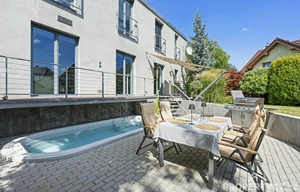 Multigenerational home for sale, 345m<sup>2</sup>, 520m<sup>2</sup> of land