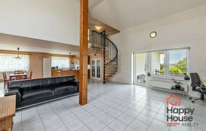 Family house for sale, 424m<sup>2</sup>, 1861m<sup>2</sup> of land