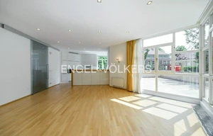 Apartment for rent, 5+kk - 4 bedrooms, 180m<sup>2</sup>