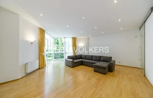 Apartment for rent, 5+kk - 4 bedrooms, 180m<sup>2</sup>