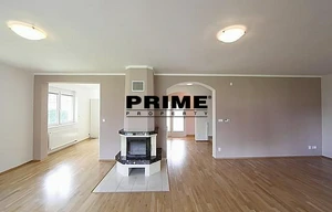 Family house for rent, 400m<sup>2</sup>, 1166m<sup>2</sup> of land