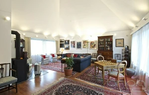 Family house for rent, 417m<sup>2</sup>, 1100m<sup>2</sup> of land