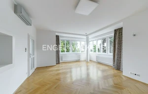 Villa for rent, 365m<sup>2</sup>, 1223m<sup>2</sup> of land