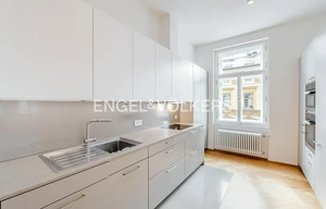 Apartment for rent, 4+kk - 3 bedrooms, 193m<sup>2</sup>