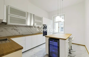 Apartment for rent, 5 bedrooms +, 200m<sup>2</sup>