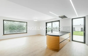 Family house for rent, 290m<sup>2</sup>, 500m<sup>2</sup> of land