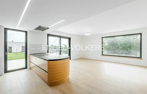 Family house for rent, 290m<sup>2</sup>, 500m<sup>2</sup> of land