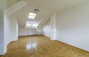 Family house for sale, 270m<sup>2</sup>, 430m<sup>2</sup> of land