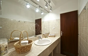 Family house for rent, 417m<sup>2</sup>, 1263m<sup>2</sup> of land