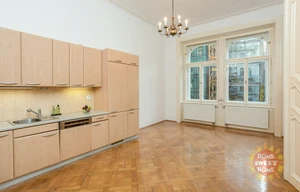 Apartment for rent, 4+1 - 3 bedrooms, 180m<sup>2</sup>