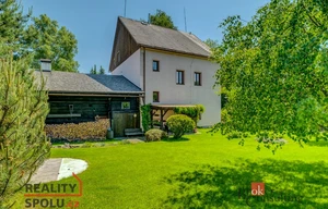 Family house for sale, 254m<sup>2</sup>, 640m<sup>2</sup> of land