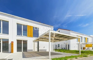 Family house for sale, 194m<sup>2</sup>, 516m<sup>2</sup> of land