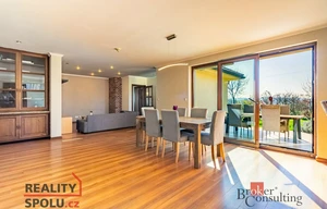 Family house for sale, 206m<sup>2</sup>, 728m<sup>2</sup> of land