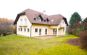 Family house for rent, 251m<sup>2</sup>, 1018m<sup>2</sup> of land