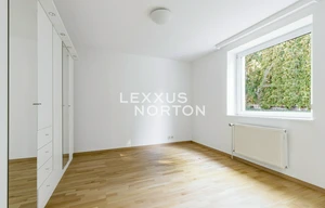 Family house for sale, 355m<sup>2</sup>, 1016m<sup>2</sup> of land