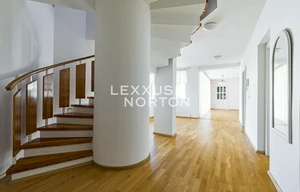 Family house for sale, 355m<sup>2</sup>, 1016m<sup>2</sup> of land