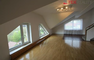 Apartment for rent, 5 bedrooms +, 290m<sup>2</sup>