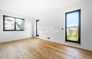 Family house for rent, 282m<sup>2</sup>, 426m<sup>2</sup> of land