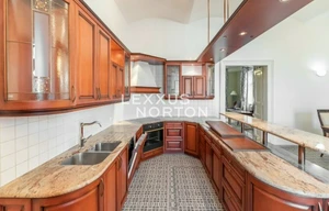 Villa for rent, 827m<sup>2</sup>, 8510m<sup>2</sup> of land