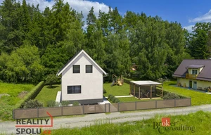 Family house for sale, 136m<sup>2</sup>, 704m<sup>2</sup> of land