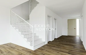 Family house for sale, 194m<sup>2</sup>, 516m<sup>2</sup> of land