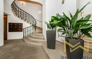 Apartment for rent, 4+1 - 3 bedrooms, 186m<sup>2</sup>