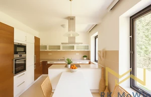 Family house for rent, 417m<sup>2</sup>, 999m<sup>2</sup> of land