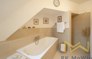 Family house for rent, 417m<sup>2</sup>, 999m<sup>2</sup> of land