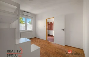 Family house for sale, 181m<sup>2</sup>, 952m<sup>2</sup> of land