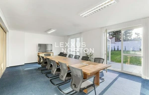 Family house for sale, 320m<sup>2</sup>, 225m<sup>2</sup> of land