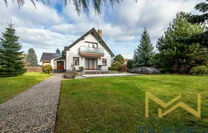 Family house for rent, 253m<sup>2</sup>, 900m<sup>2</sup> of land