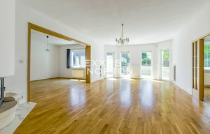 Villa for rent, 400m<sup>2</sup>, 1250m<sup>2</sup> of land