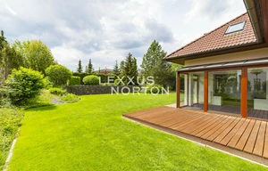 Family house for rent, 320m<sup>2</sup>, 1100m<sup>2</sup> of land