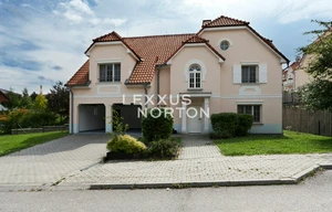 Villa for rent, 288m<sup>2</sup>, 585m<sup>2</sup> of land