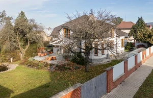 Family house for sale, 278m<sup>2</sup>, 776m<sup>2</sup> of land