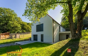 Family house for sale, 280m<sup>2</sup>, 1000m<sup>2</sup> of land