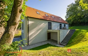 Family house for sale, 280m<sup>2</sup>, 1000m<sup>2</sup> of land