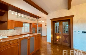 Villa for sale, 529m<sup>2</sup>, 1033m<sup>2</sup> of land