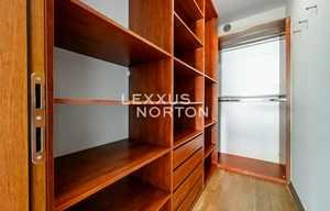 Family house for rent, 373m<sup>2</sup>, 857m<sup>2</sup> of land