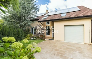 Family house for rent, 280m<sup>2</sup>, 579m<sup>2</sup> of land