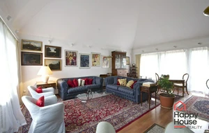 Family house for rent, 417m<sup>2</sup>, 1000m<sup>2</sup> of land