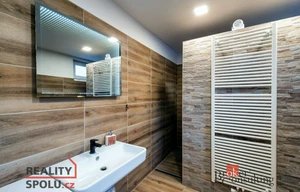 Family house for sale, 386m<sup>2</sup>, 1686m<sup>2</sup> of land