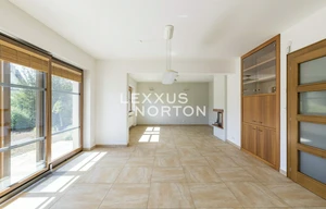 Family house for rent, 360m<sup>2</sup>, 1100m<sup>2</sup> of land