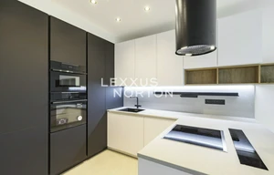 Family house for rent, 282m<sup>2</sup>, 426m<sup>2</sup> of land