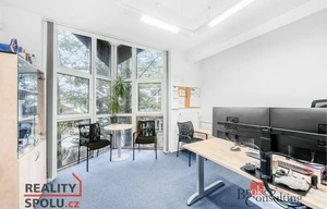 Family house for rent, 447m<sup>2</sup>, 784m<sup>2</sup> of land