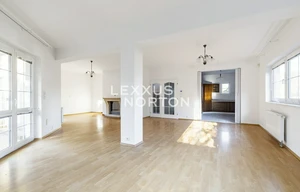 Family house for rent, 251m<sup>2</sup>, 858m<sup>2</sup> of land