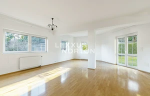 Family house for rent, 251m<sup>2</sup>, 858m<sup>2</sup> of land